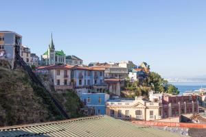 Gallery image of Hostal Casa Verde Limón in Valparaíso