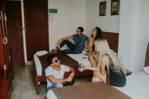 Os clientes hospedados em Hotel Onix Gold