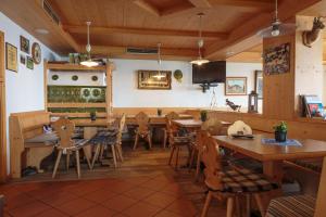 Restaurace v ubytování Gasthaus Furlhütte
