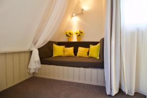 Postel nebo postele na pokoji v ubytování Bed & Breakfast "Bij Lucie" + 12 fotografií