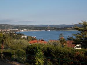 Photo de la galerie de l'établissement Apartments & Rooms Karmen, à Portorož