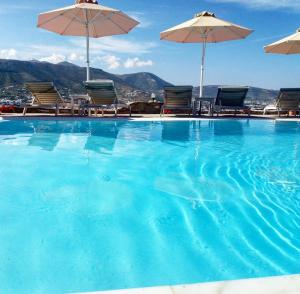 Φωτογραφία από το άλμπουμ του KrotiriBay adults στην Παροικιά +160 φωτογραφίες