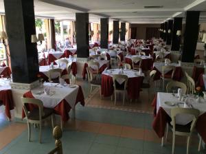 Restaurace v ubytování Chems Hotel