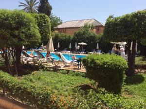 Bazén v ubytování Chems Hotel nebo v jeho okolí