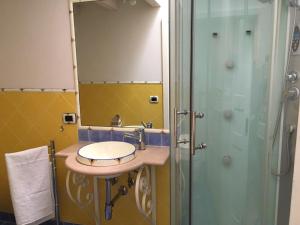 Koupelna v ubytování Cantaluna B&B