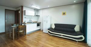 Gallery image of Oasis Pension in Seogwipo