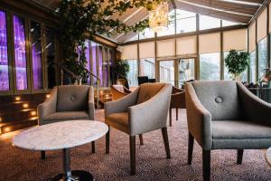 Posezení v ubytování Lynnhurst Hotel