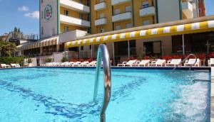 Bazén v ubytování Park Hotel Perù ***S nebo v jeho okolí