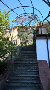 カモーリにあるLa depandance della Nonnaの階段