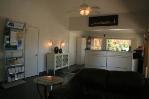 A seating area at Black Canyon Motel