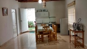 Kuchyň nebo kuchyňský kout v ubytování Casa Langla Lunahuana