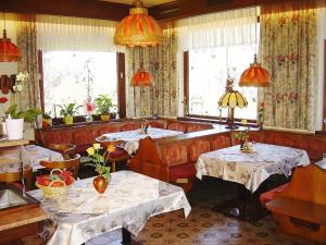 ห้องอาหารหรือที่รับประทานอาหารของ Pension Stöcklmühl