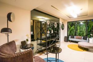 Et opholdsområde på Centrio nearby Central Phuket