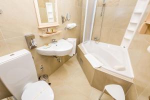 Kúpeľňa v ubytovaní Villas Arbia - Margita Beach hotel