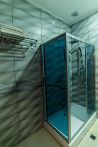 Ett badrum på Hotel New Telavi