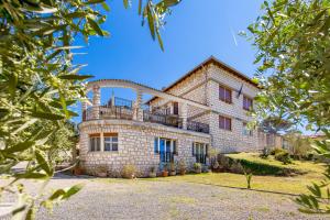 Vonkajšia záhrada v ubytovaní Villas Arbia - Margita Beach hotel
