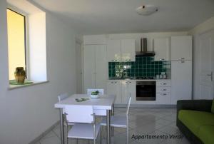A cozinha ou cozinha compacta de Villa Oblò