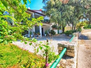 Vonkajšia záhrada v ubytovaní Apartments Evelina 1057