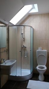 A bathroom at Casa Cu Pridvor