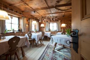 Gallery image of Charmehotel Uhrerhof - Deur in Ortisei