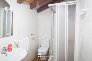 Koupelna v ubytování Casa Rural Eleizondo Haundia