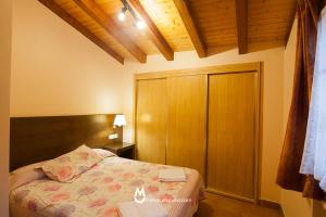 Postel nebo postele na pokoji v ubytování Casa Rural Eleizondo Haundia