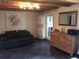 Μια τηλεόραση ή/και κέντρο ψυχαγωγίας στο Apartment am Schlossberg