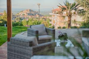 A seating area at Antica Quercia Villa & Spa