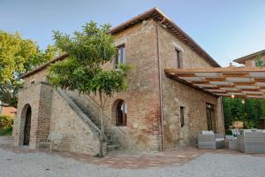 The building in which the country house is located
