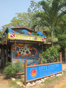 Foto de la galería de Hotel Chillies and Native Sons Diving en West End