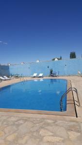 Riad Villa Midelt tesisinde veya buraya yakın yüzme havuzu