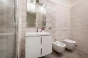 Kúpeľňa v ubytovaní White flat Rione Monti