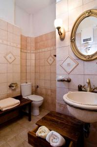 Koupelna v ubytování Hotel Polydrosos