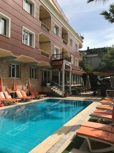Bazén v ubytování Blue Yacht Marina Apart Hotel nebo v jeho okolí + 37 fotografií
