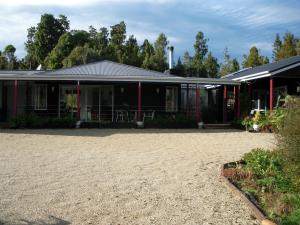 En hage utenfor Mahinapua Retreat B&B