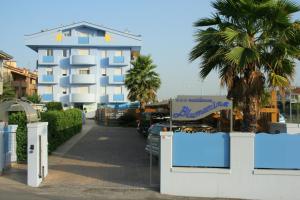 Budova, kde se aparthotel nachází