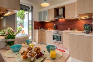 A kitchen or kitchenette at Chryssi myHome