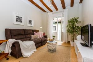 Telewizja i/lub zestaw kina domowego w obiekcie The Estafeta View Apartment
