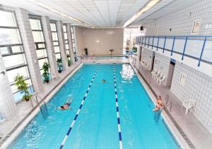 Bazén v ubytování Resort Hotel Karpaty nebo v jeho okolí