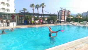 Bazén v ubytování Reis Maris Hotel nebo v jeho okolí