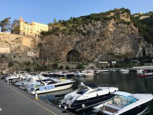 Foto dalla galleria di Acquamarine Maiori Amalfi Coast a Maiori
