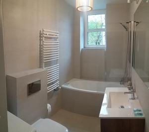 Apartament Miro tesisinde bir banyo