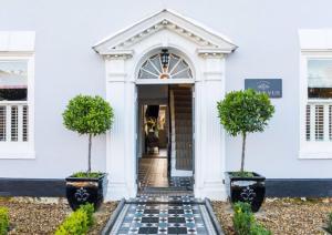 Η πρόσοψη ή η είσοδος του Belle Vue Guest House