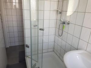 Koupelna v ubytování Pension Lindengarten