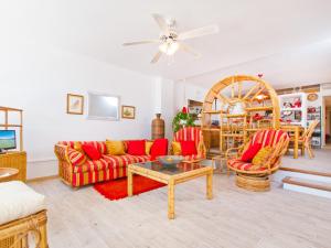 Posezení v ubytování Apartment Oiza Sand Castle 24 at Alcudia Beach, WIFI and aircon + 28 fotografií