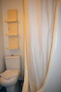 A bathroom at Hotel Irini