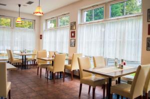 Posezení v ubytování Wellness Hotel Hukvaldy POLOPENZE A WELLNESS V CENĚ