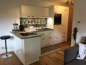 A kitchen or kitchenette at Ferienwohnung Sailer