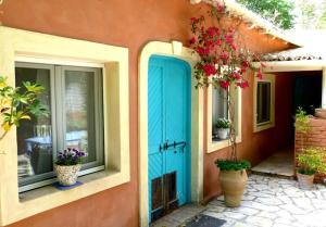 Vonkajšia záhrada v ubytovaní Corfu Town Garden Cottage