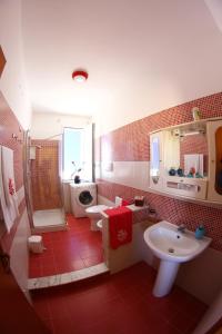 Ένα μπάνιο στο Appartamento Il Gabbiano